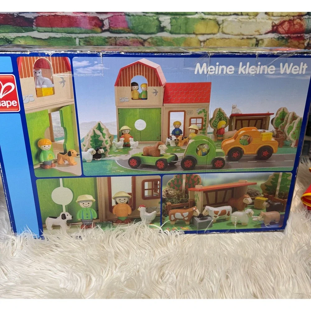 Hape Meine kleine Welt Wooden Farm Playset Barn Animals Figures Toddler Toy